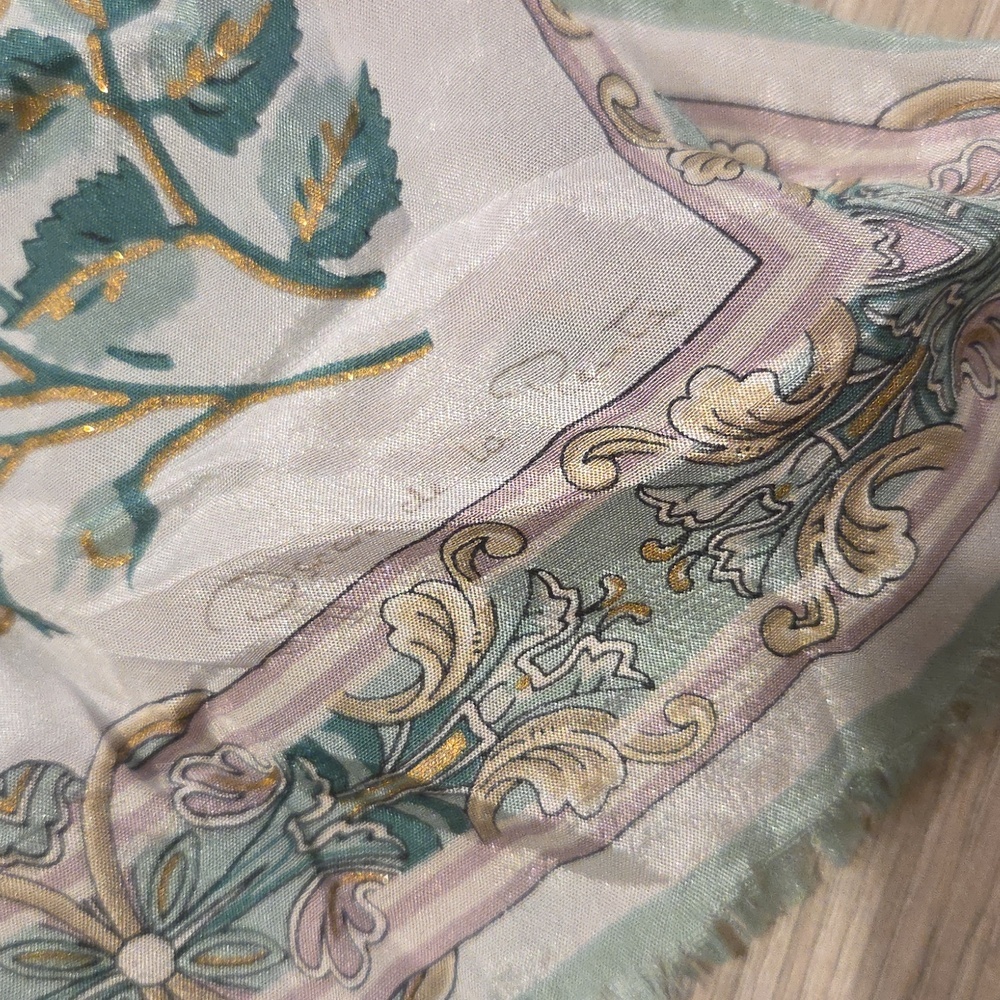 Oscar De La Renta Scarf - Picture 3 of 3